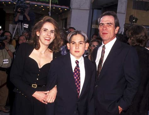 Kimberlea Cloughley: Unveiling the Life of Tommy Lee Jones。